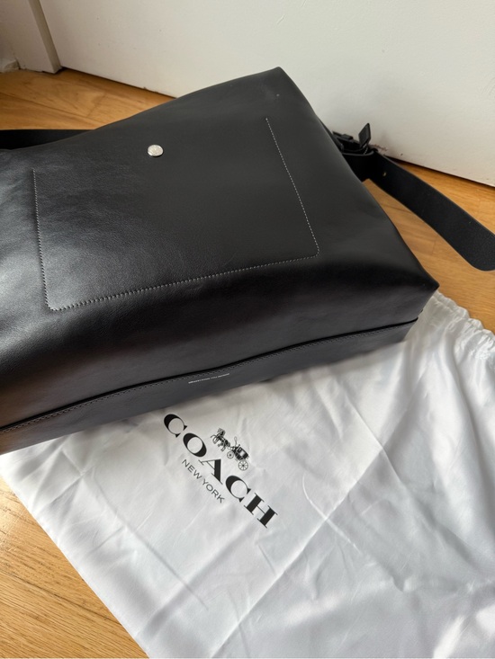 Other - Black Leather Men's Shoulder Bag - Classic Zip Detail